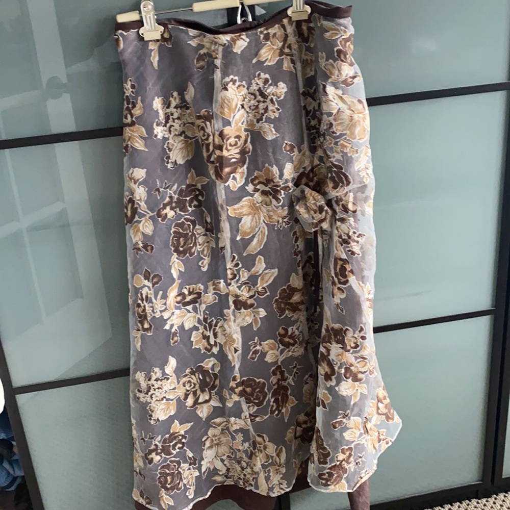 Long Skirt - Picture 2 of 3